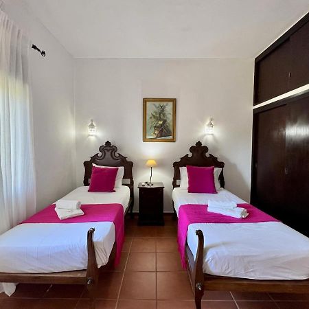 Armacao De Pera Twins 3 With Pool By Homing Appartement Buitenkant foto