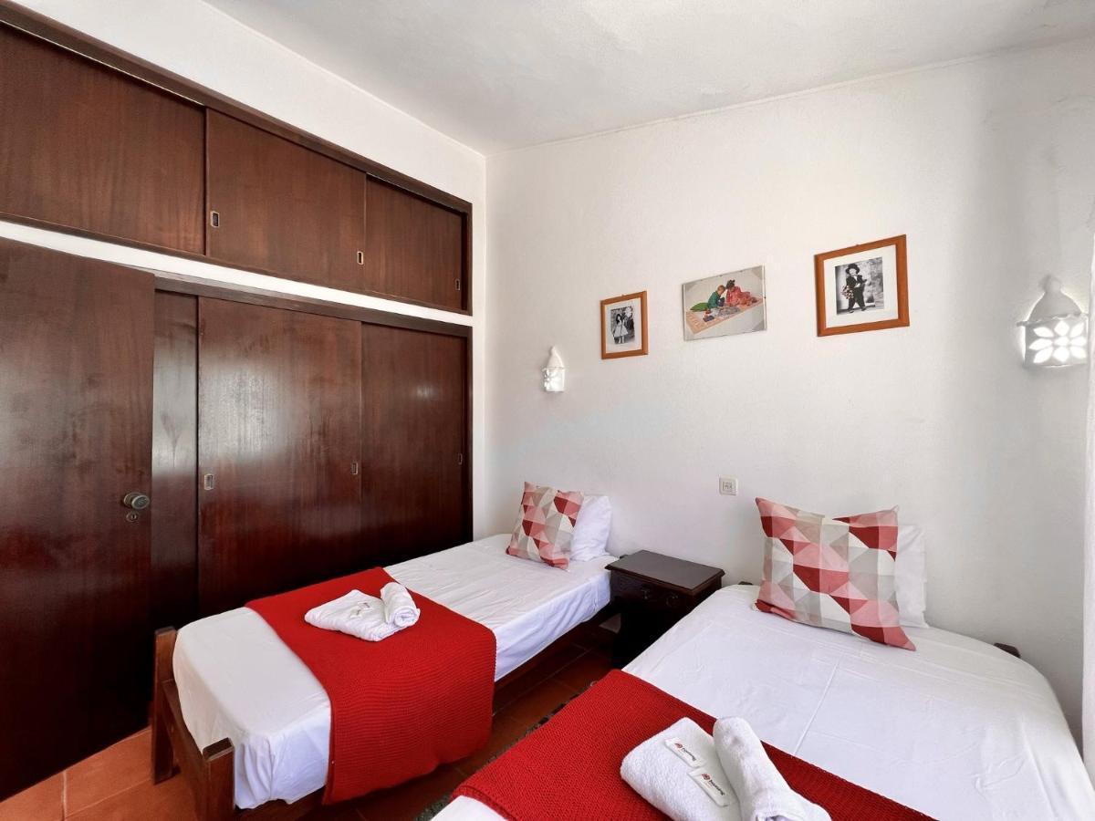 Armacao De Pera Twins 3 With Pool By Homing Appartement Buitenkant foto