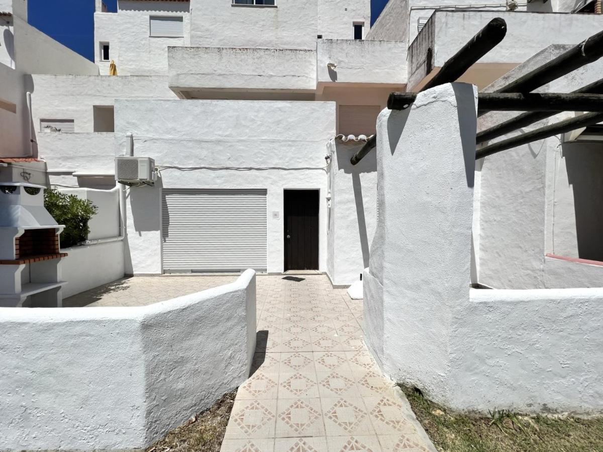Armacao De Pera Twins 3 With Pool By Homing Appartement Buitenkant foto
