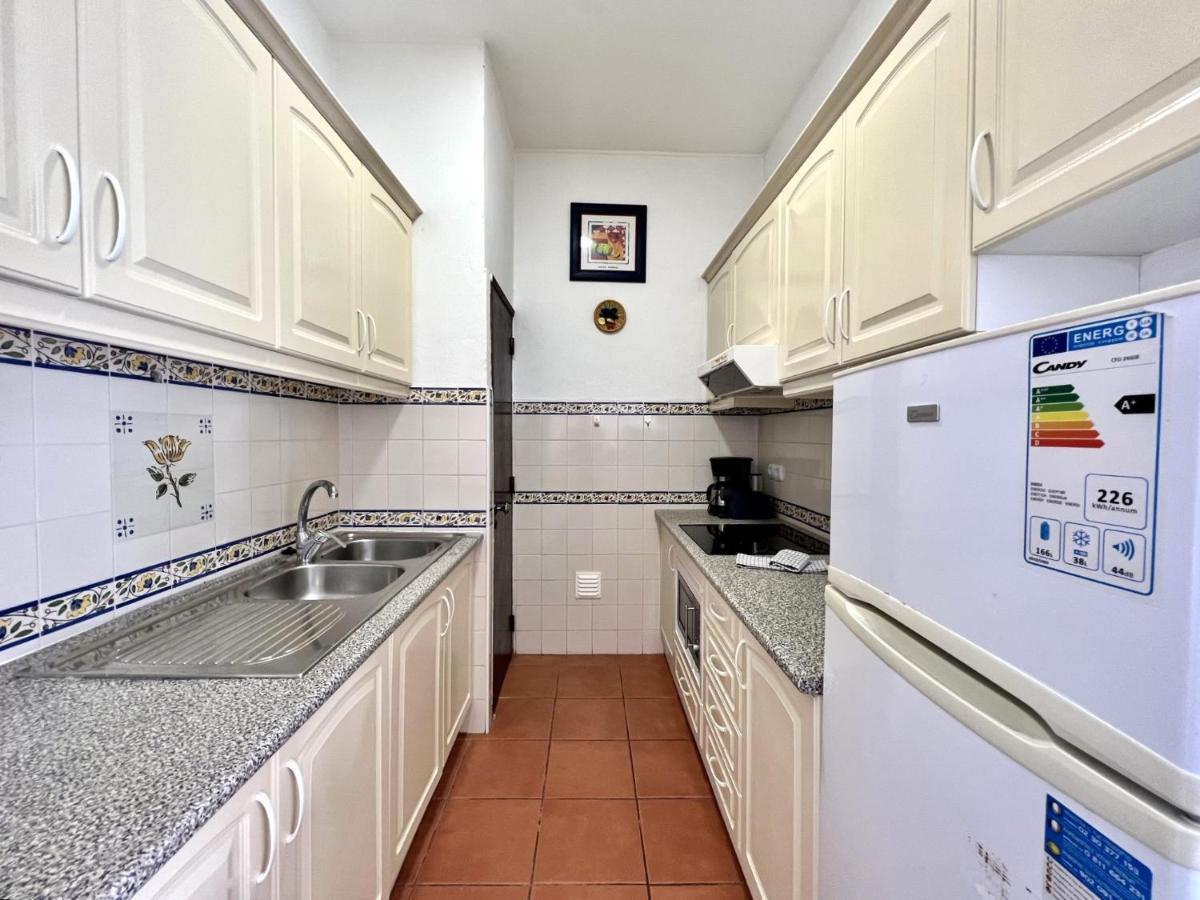 Armacao De Pera Twins 3 With Pool By Homing Appartement Buitenkant foto