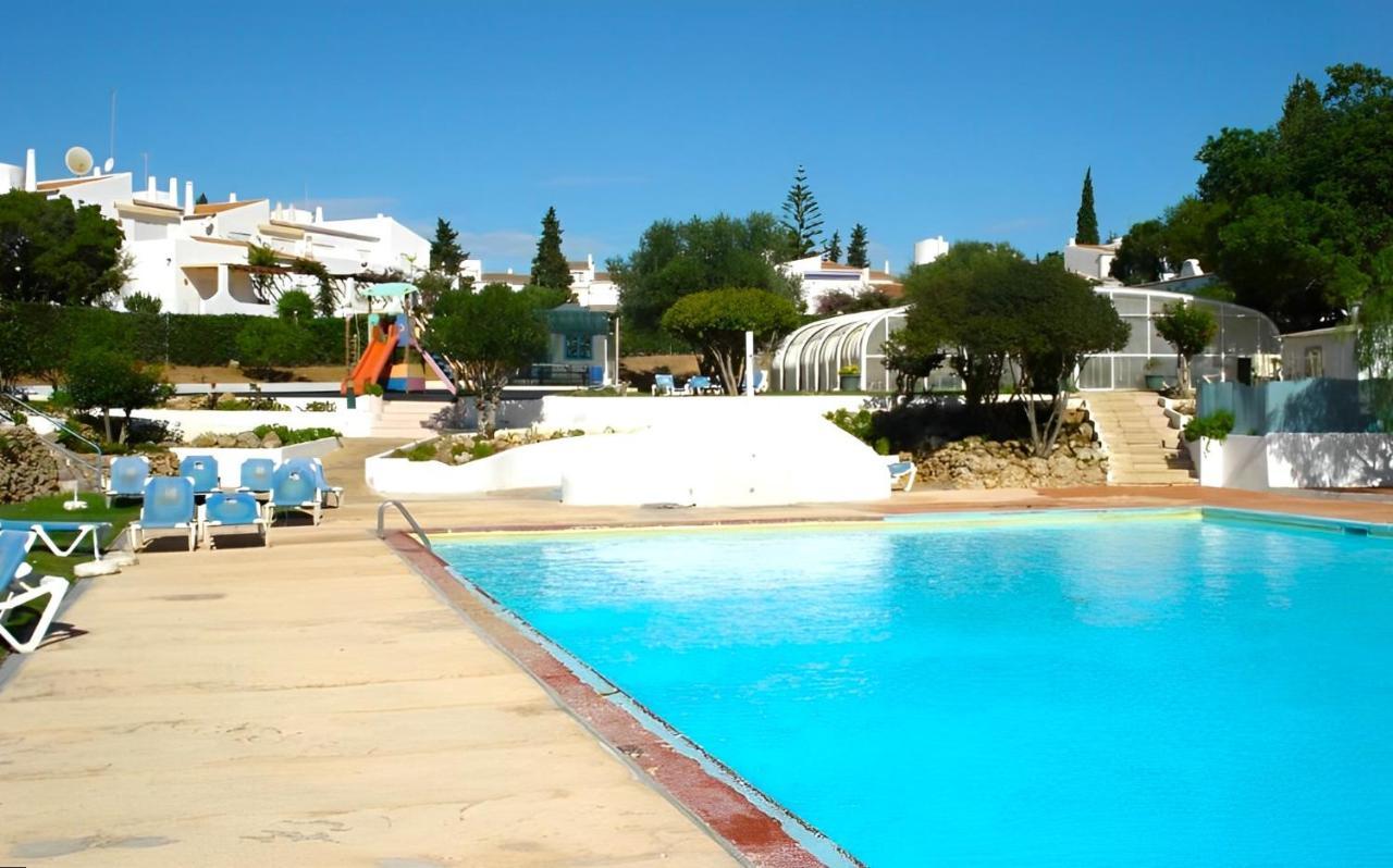 Armacao De Pera Twins 3 With Pool By Homing Appartement Buitenkant foto